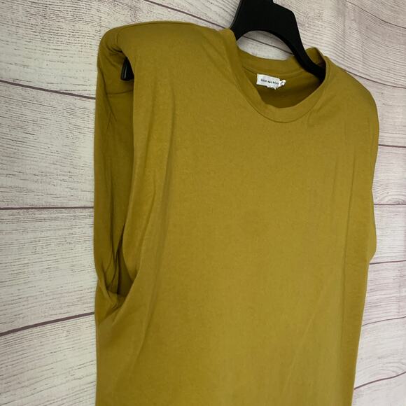 Good American Strong Shoulder Pad Sleeveless Shirt Pea Green Size 3 or Large - Picture 12 of 13